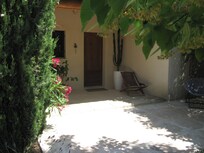 Front entrance to the Croix du Castel villa in Saze