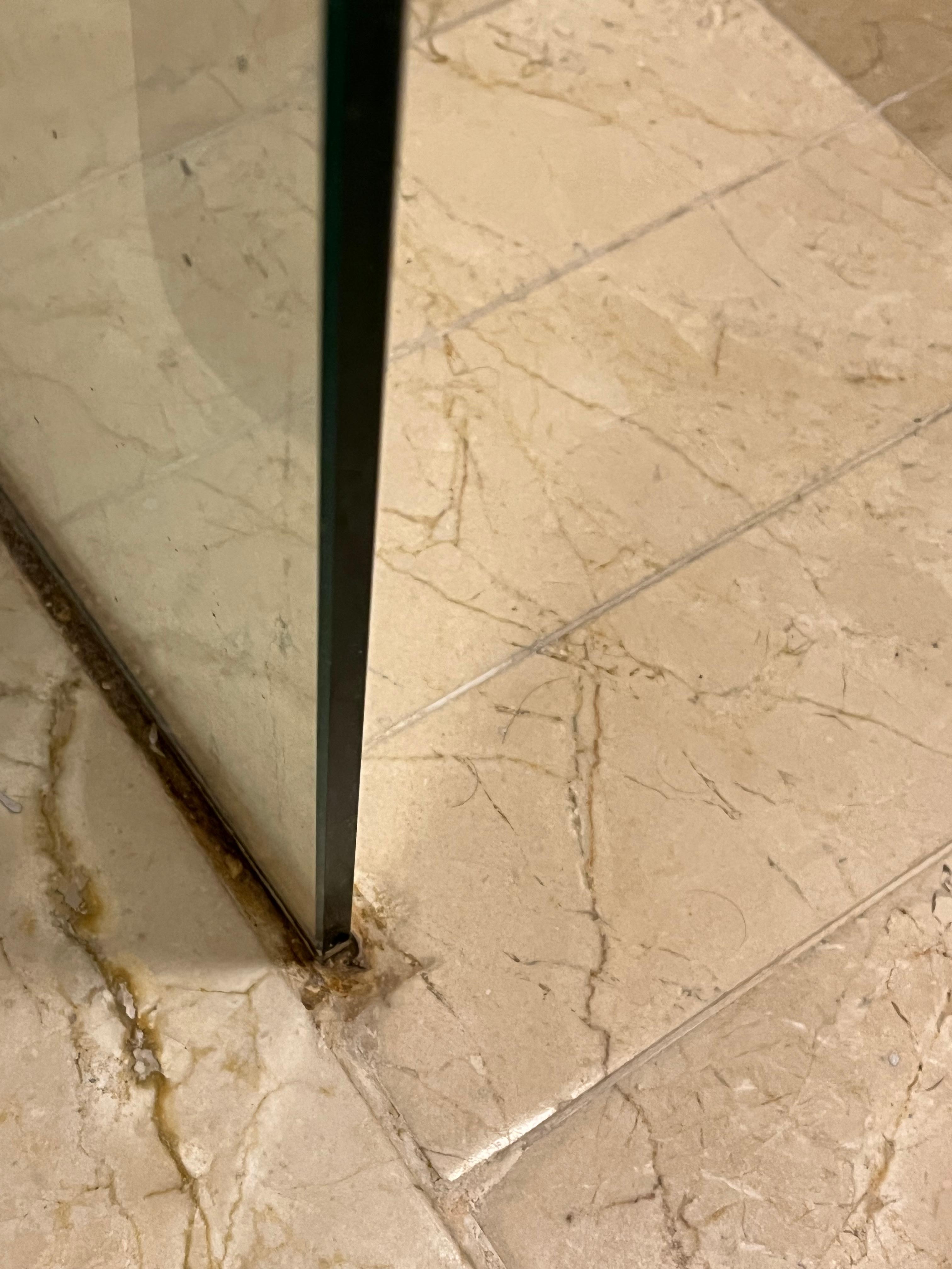 Mur de douche degueulasse