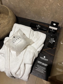 Tüm banyo ürünleri banyo lifi dahil müsait