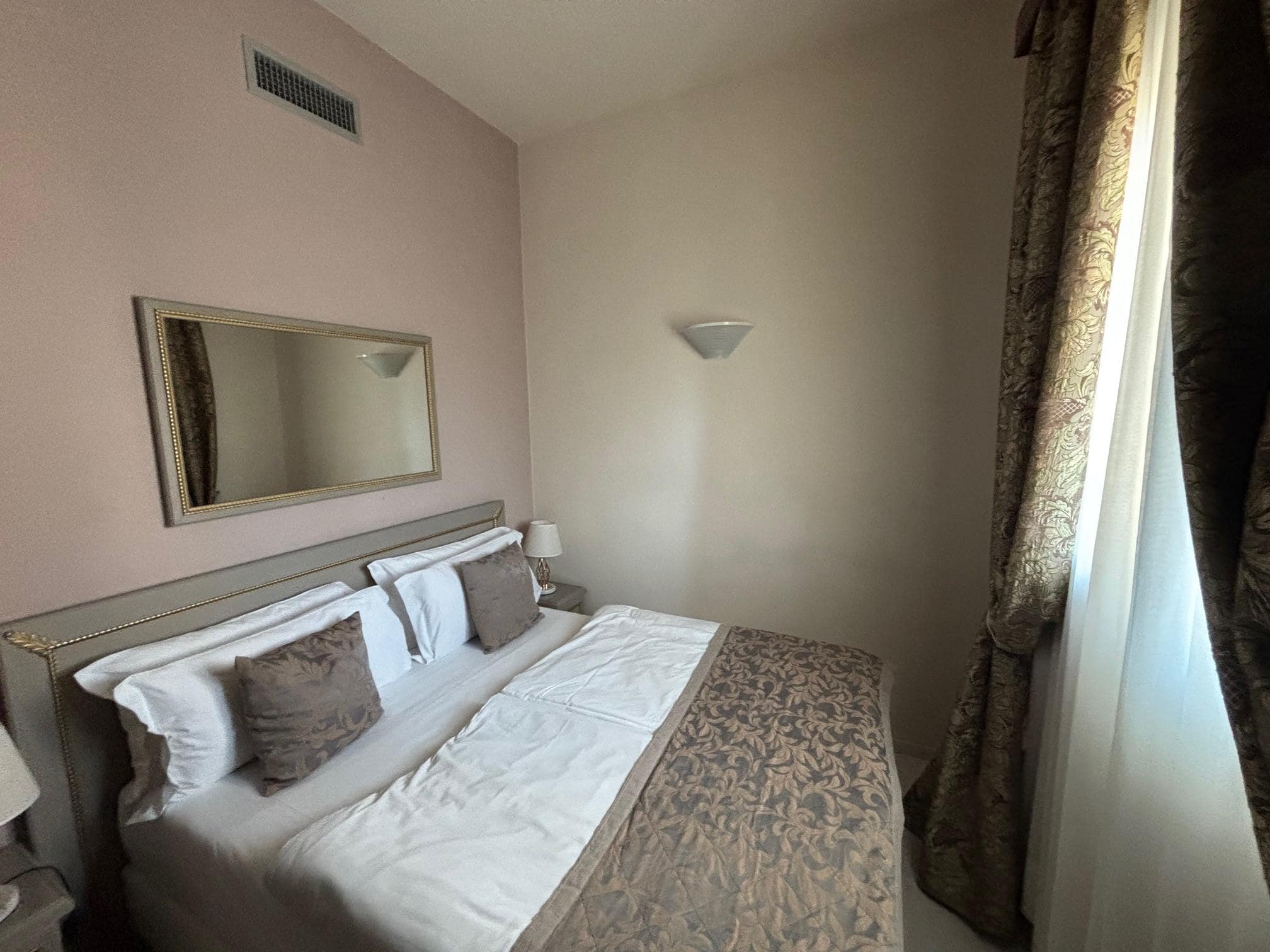 Small room, but again, you are in Florence. 