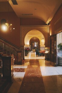 Very pretty interior, with Islamic/moorish elements.