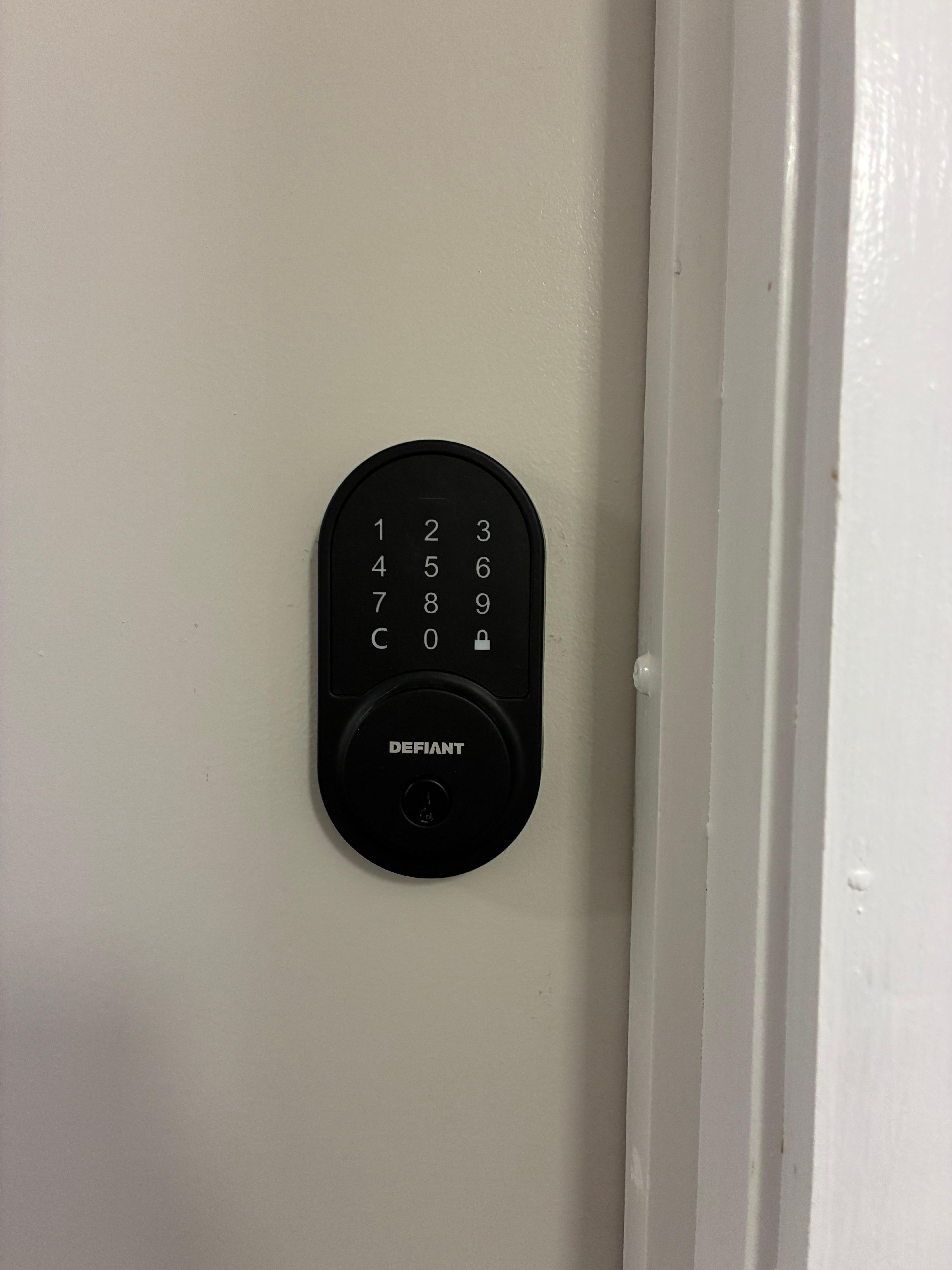 Small video the door doesnt lock from outside or inside
