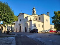 Kirche neben Hotel, hier kann man kostenlos und sicher Parken, wenn die Hoteleigenen Parkplätze belegt sind