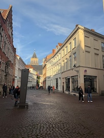 Looking toward front of the Hotel from the Centrum Shuttle bus stop