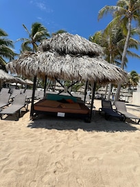 This the cabana that I rented $169 is yours from 9am o’clock to 6pm they give you a cooler with water sodas, and a bottle of wine (PROSECCO) I did get a lot of rest