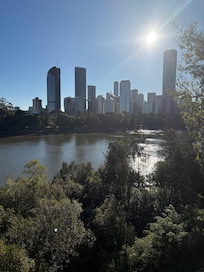 View of Brisbane CBD from the Kangaroo Point cliffs.
