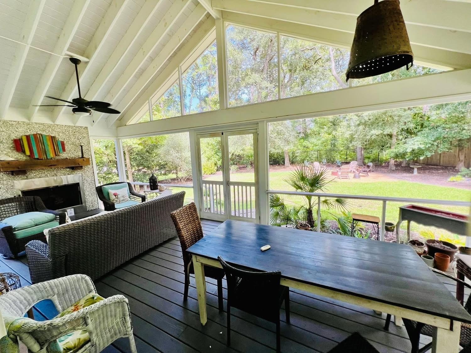 Amazing screened in porch!
