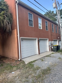 Garage w apt on top