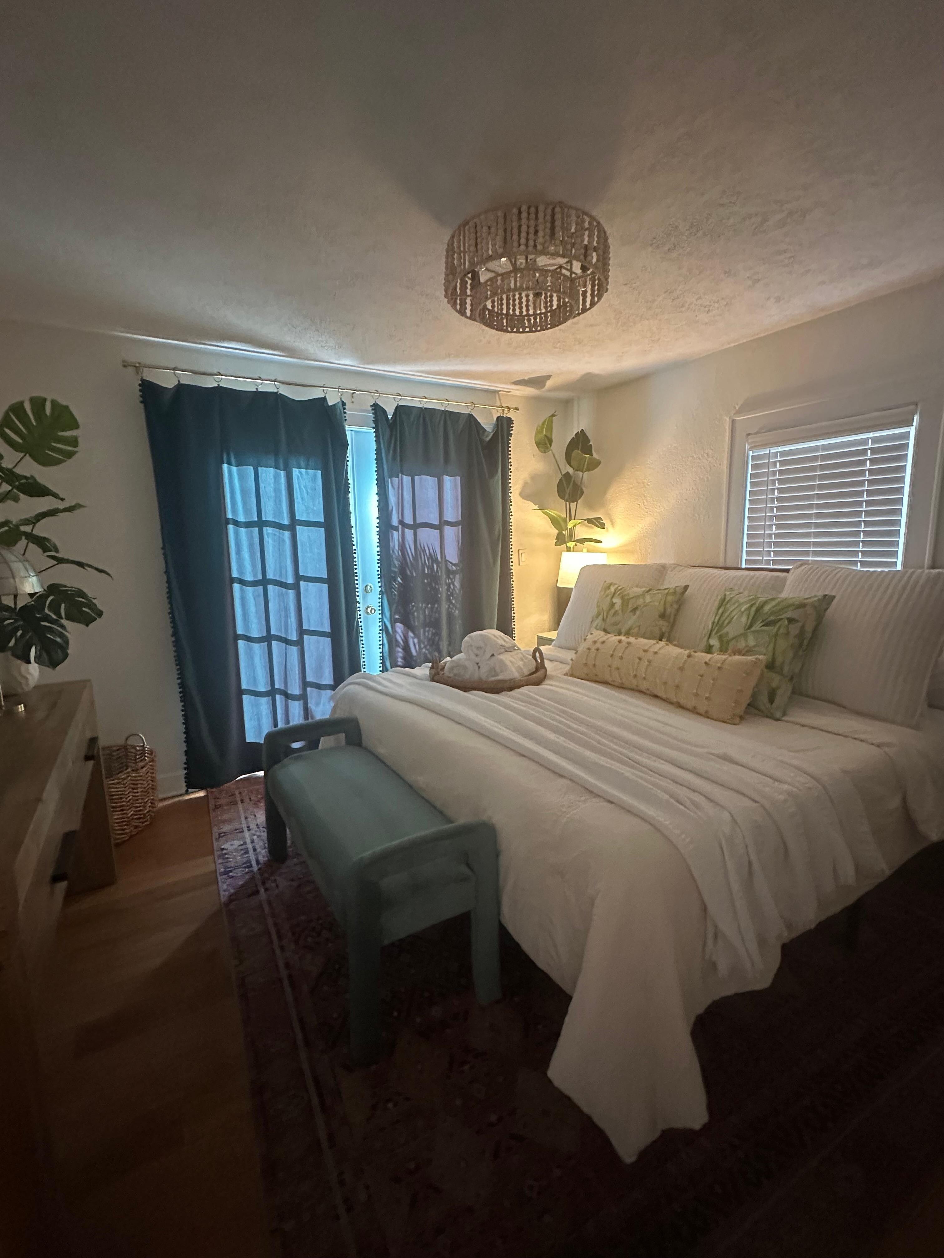 Master Bedroom (there is also another bedroom with a king bed)