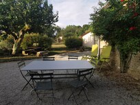 Coin terrasse devant.