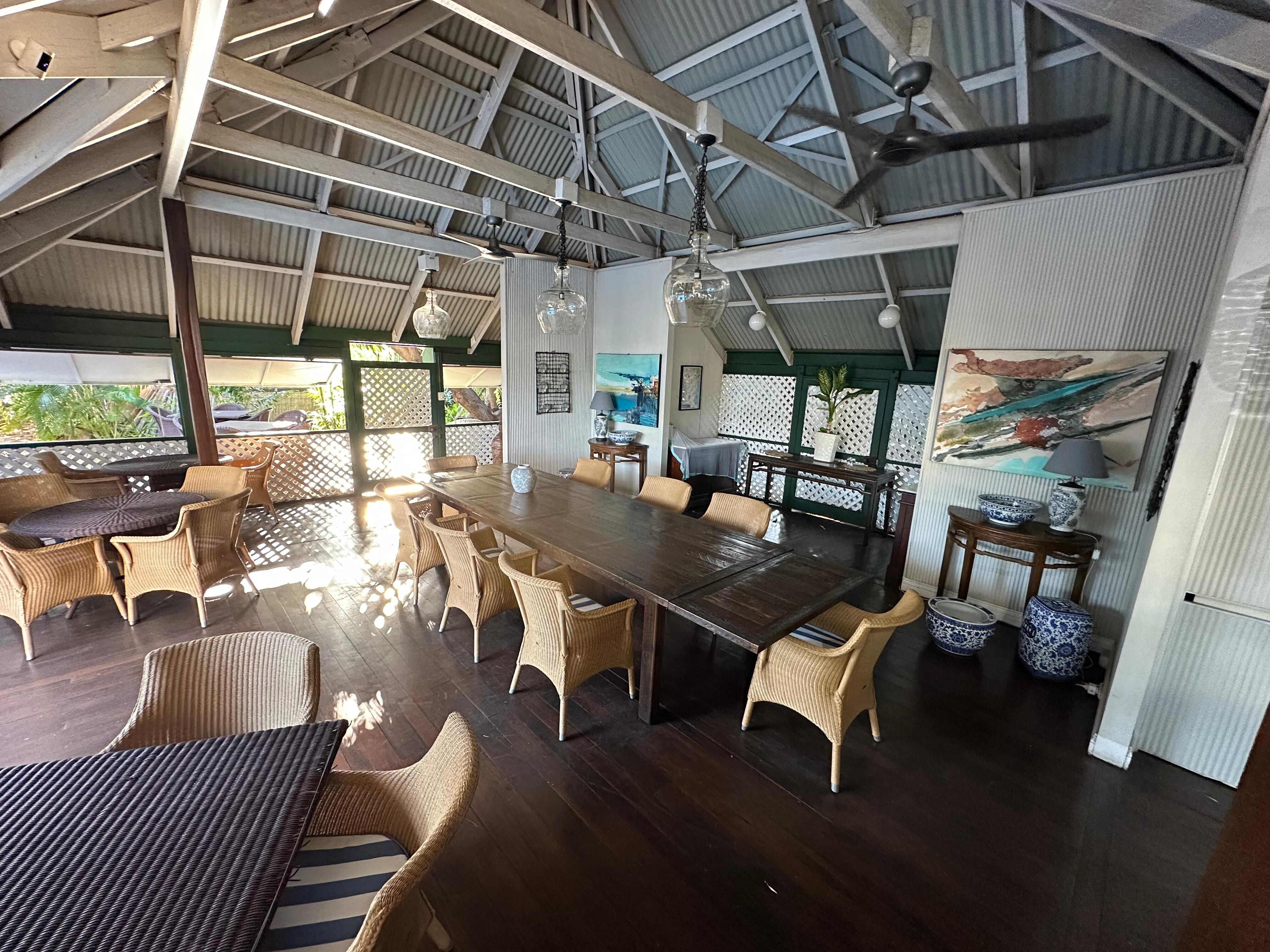 …breakfast area