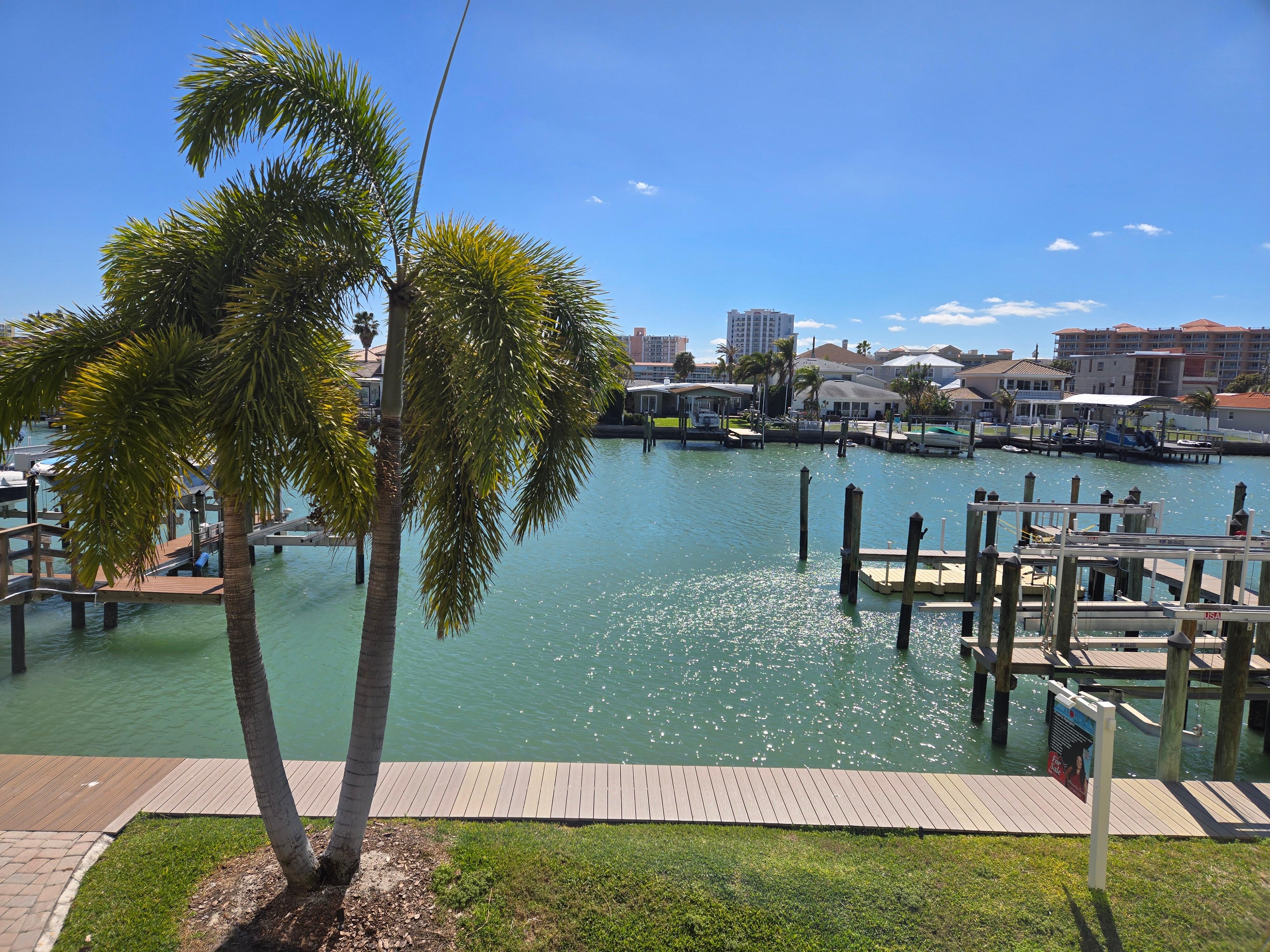 Beautiful view of the canal where we saw dolphins and many pelicans. Very quiet and private.