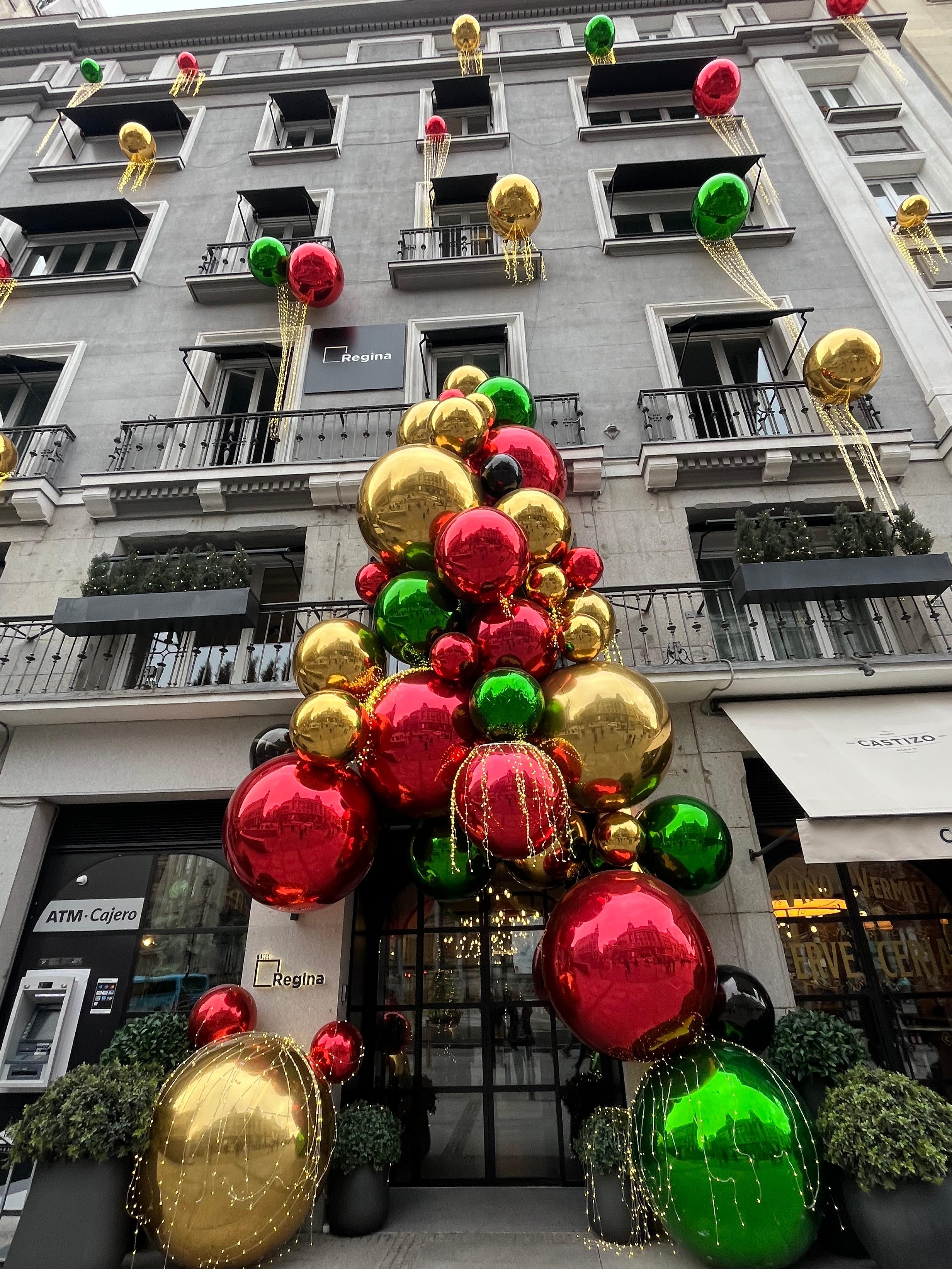 Por la decoración navideña muchísimas personas buscaban sacar fotos. 