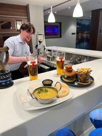 Can’t go wrong with a couple pints of Tennents, a burger, and some of the best curry I’ve had. Thanks Callum!