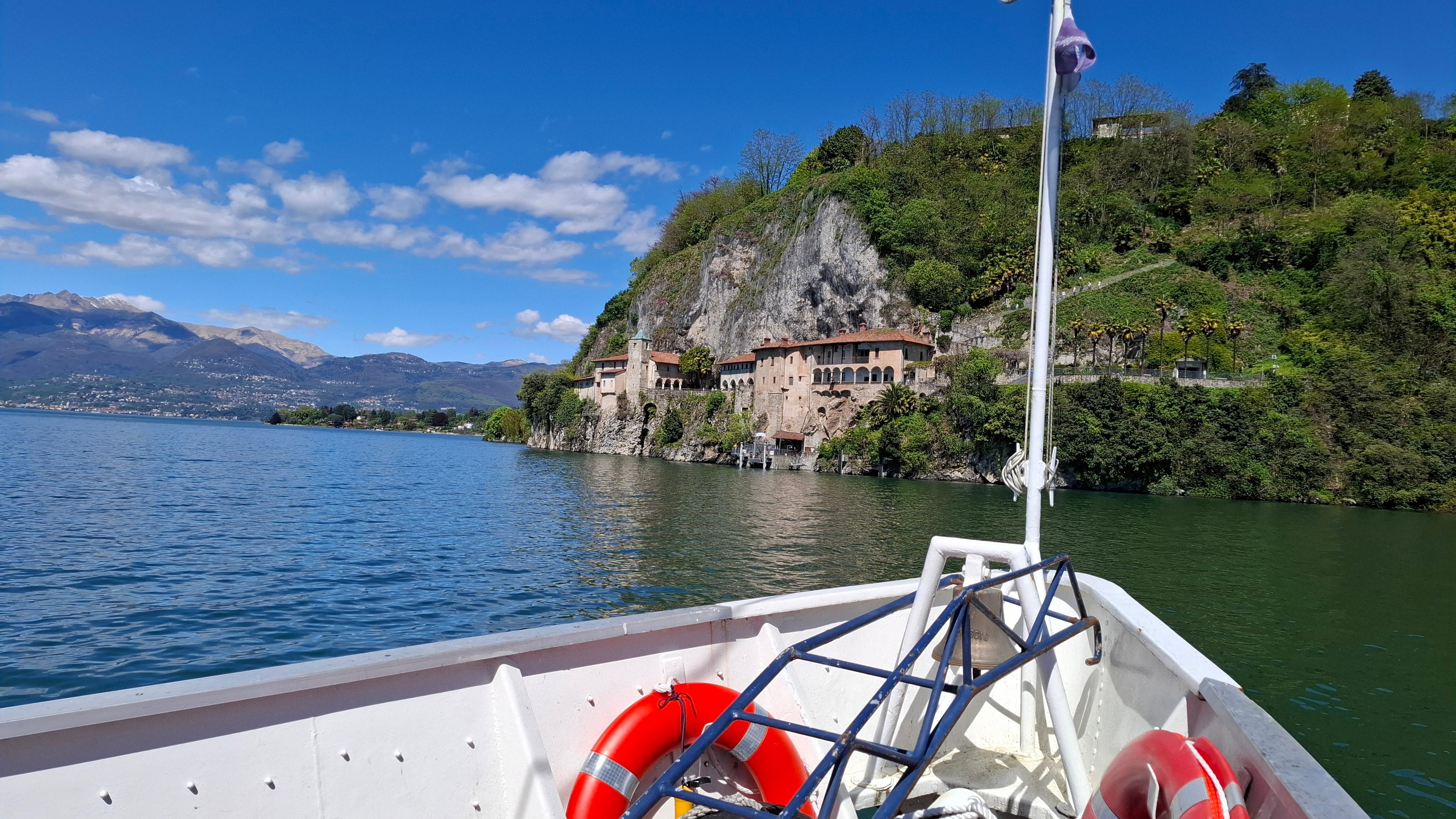arrivée à l'ermitage de Santa Caterina del Sasso
