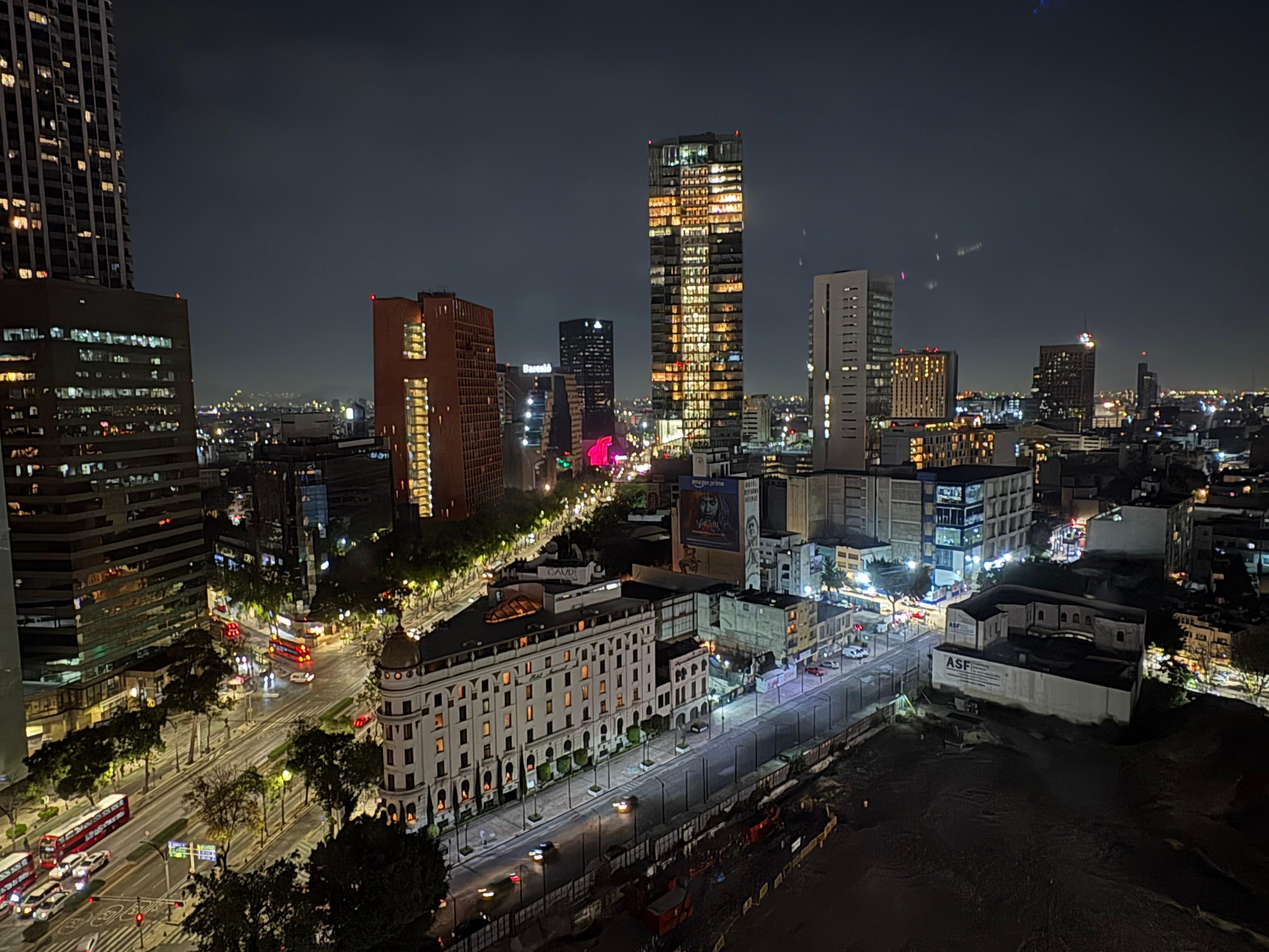 Vista nocturna hacia el oriente 