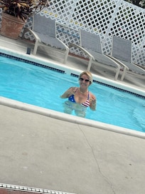 La piscina es pequeña pero muy agradable