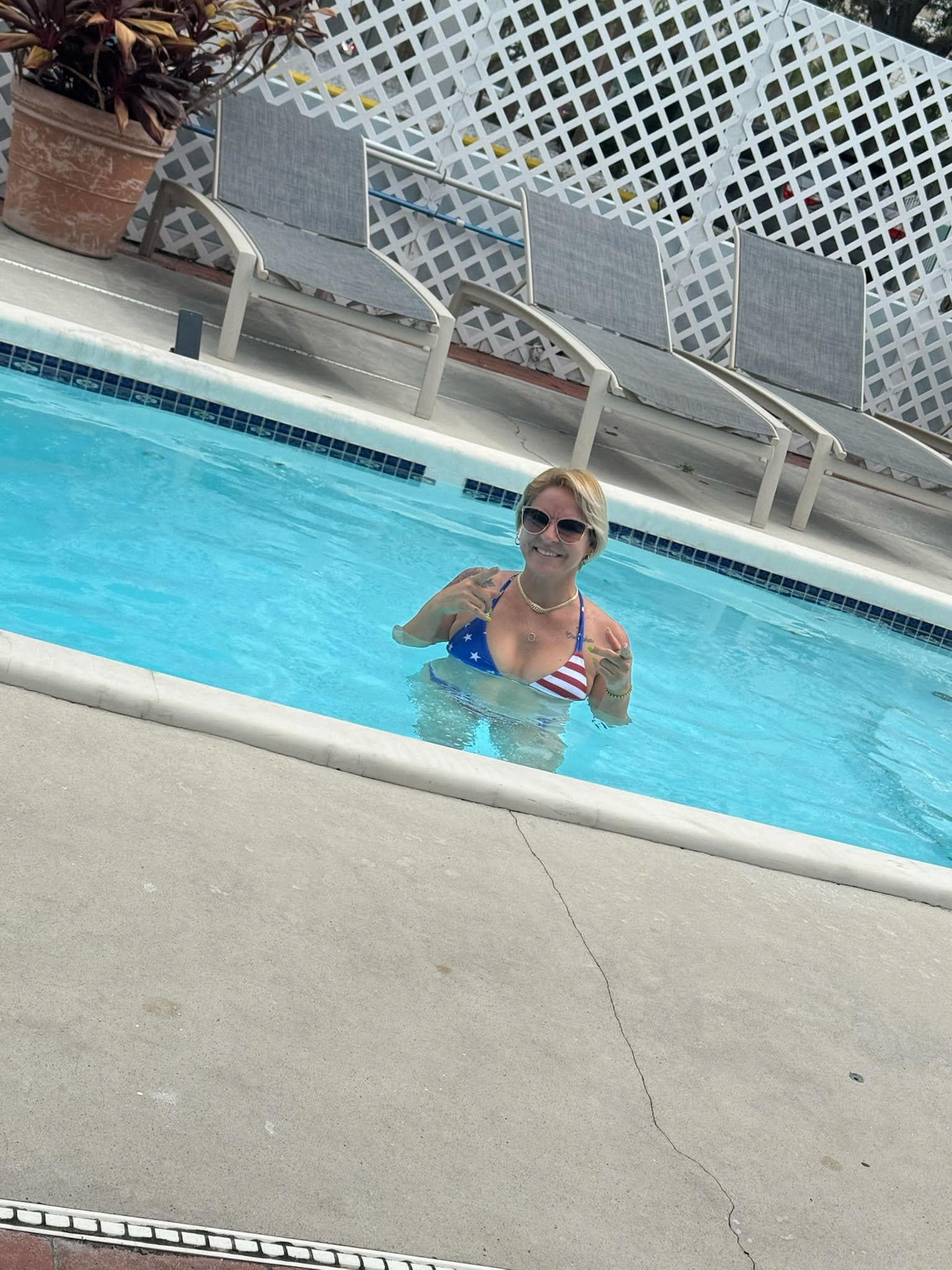 La piscina es pequeรฑa pero muy agradable