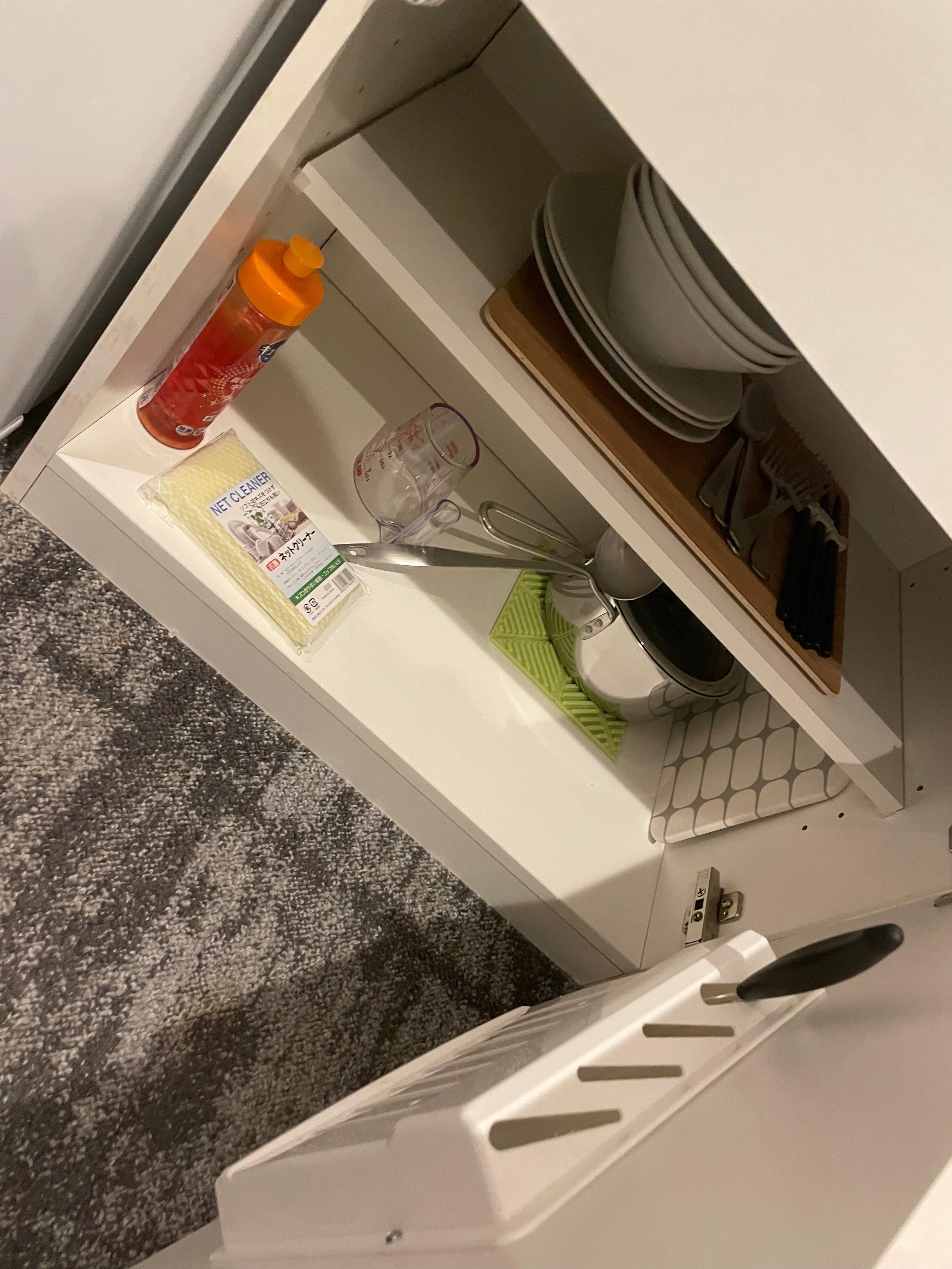 キッチン下
今回は使いませんでしたが、洗剤まで置かれていて素晴らしいサービスですね。