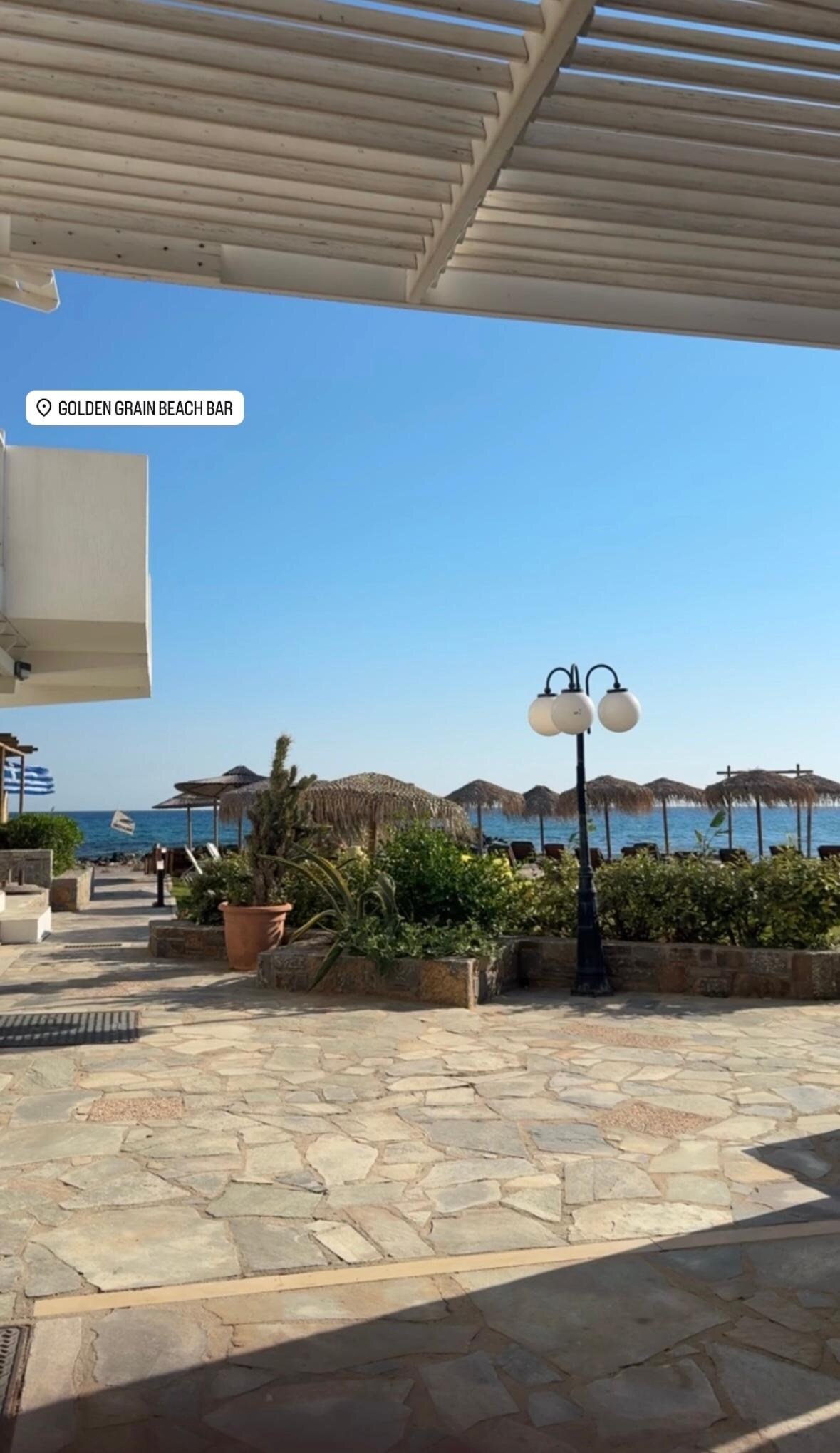 Front of suite Beach and Bars Restaurants very Beautiful Area 