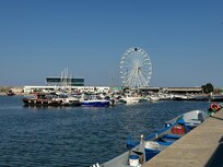 Close to the piers and restaurants