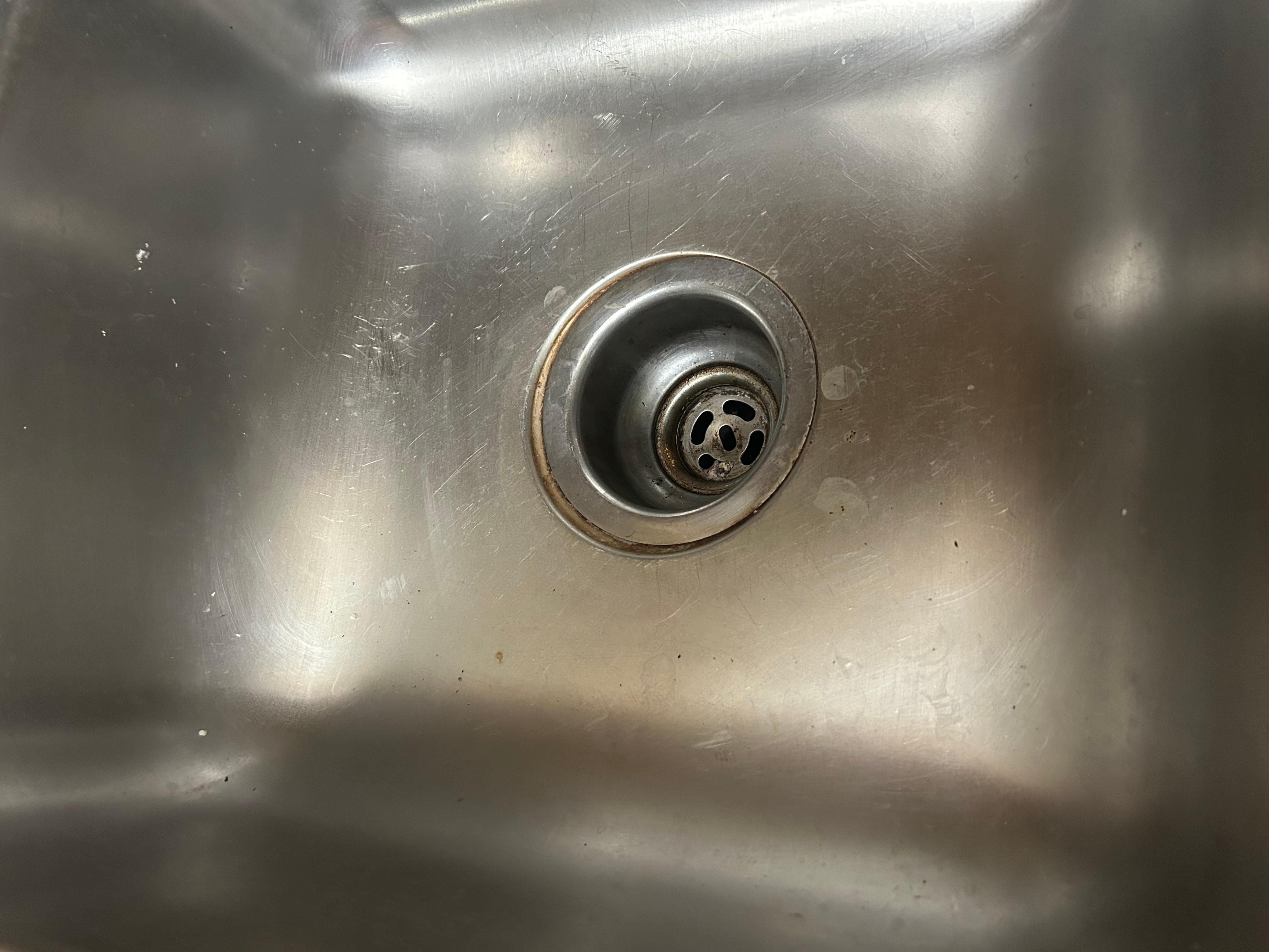 Uncleaned kitchen sink 