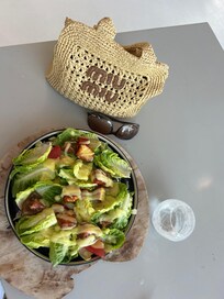 Halloumi salad