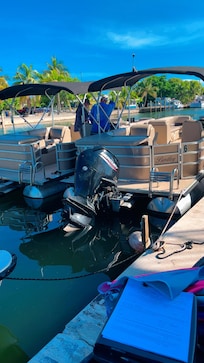 Pontoon boat rental