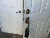 Broken rusted door lock that didn’t work