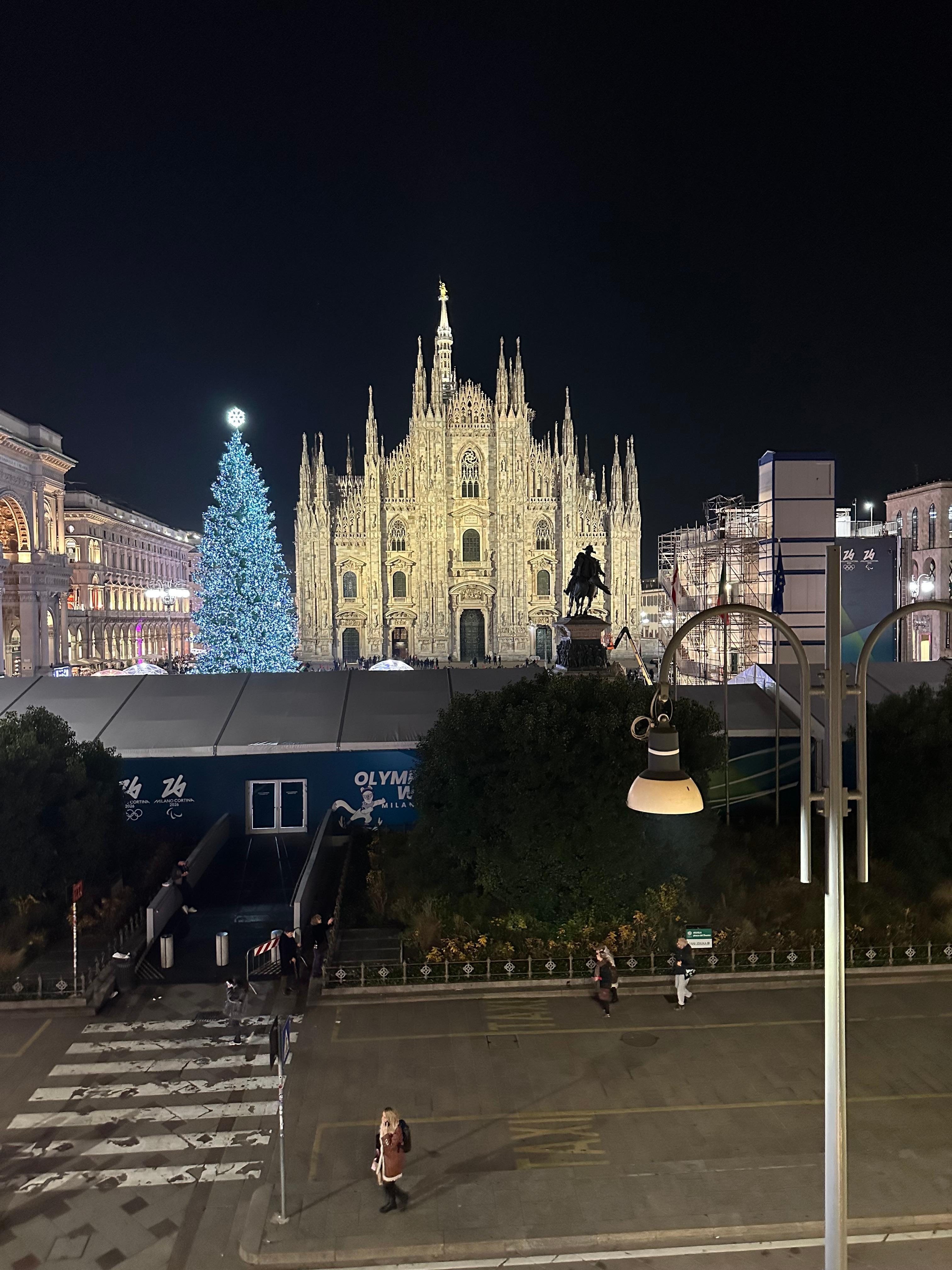 Your view of the Duomo at Christmastime. 