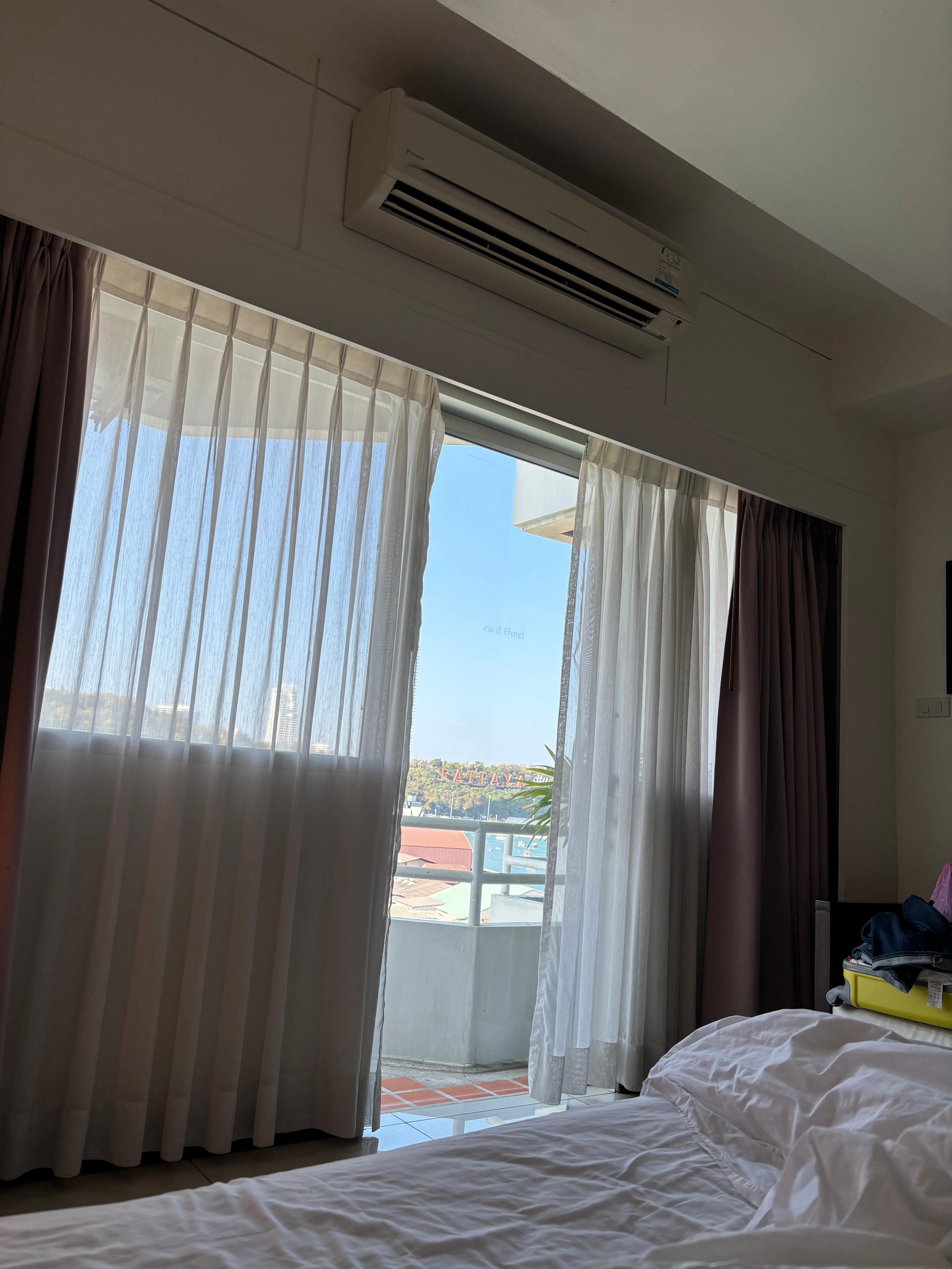 早上醒來可以在床上看海景真的這就是渡假🥰