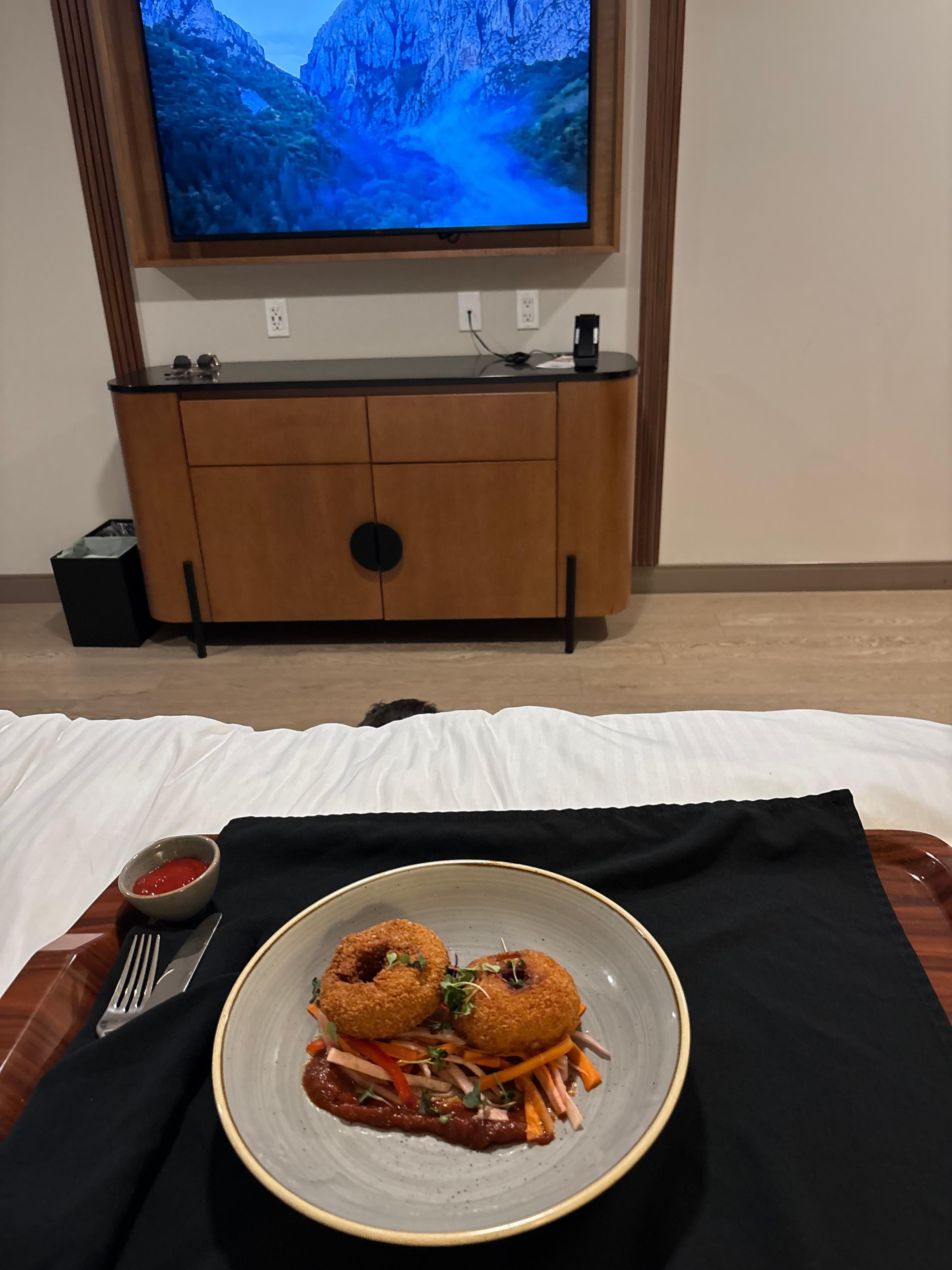 Duck confit stuffed onion rings 