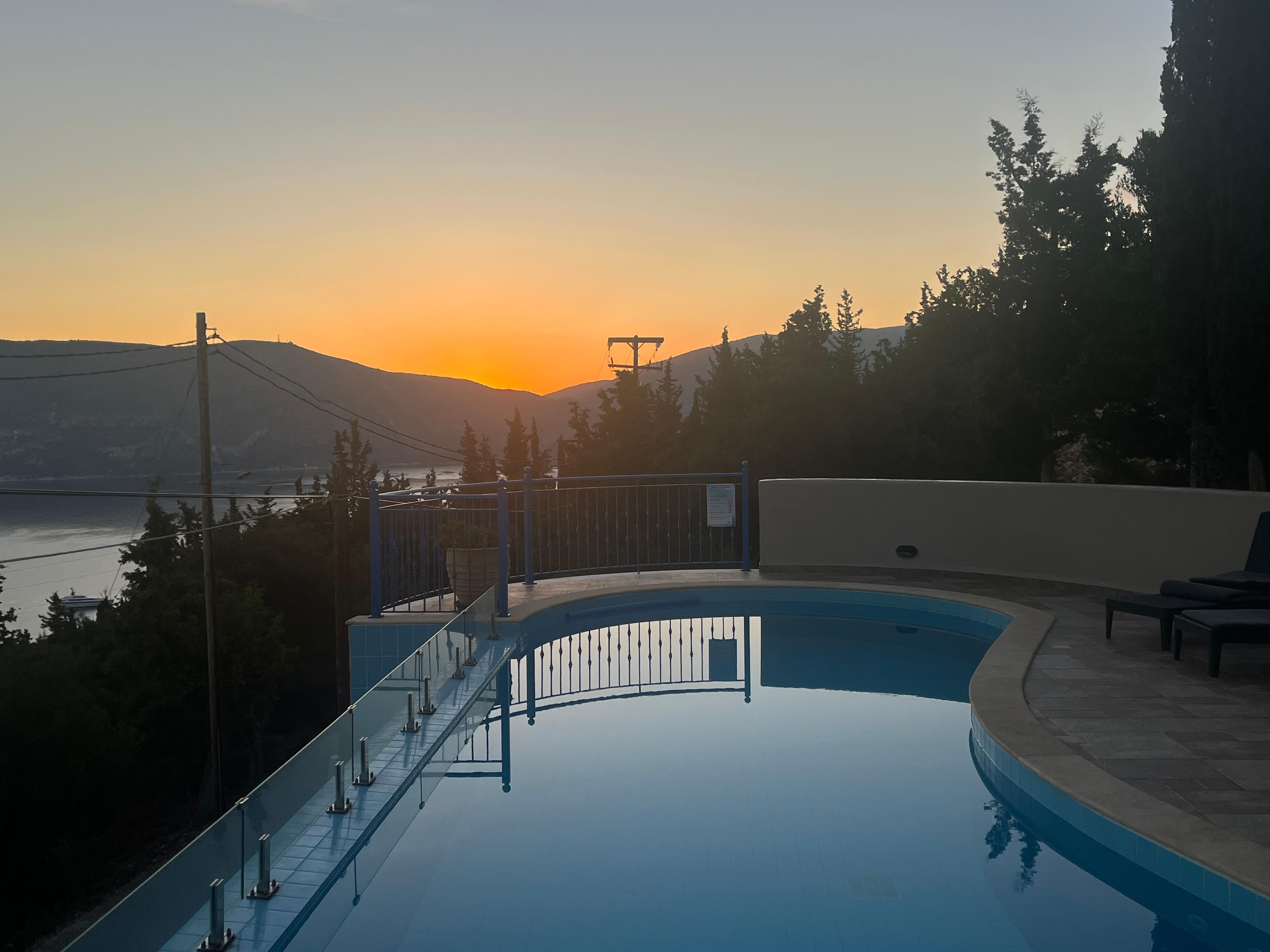 Pool at sunrise. ❤️