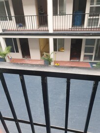 construction site from 8am in the morning next to and bellow us.