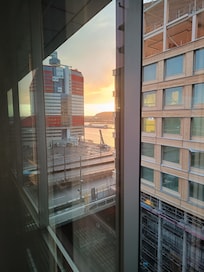 Utsikt från rummet om man trycker sig mot fönstret