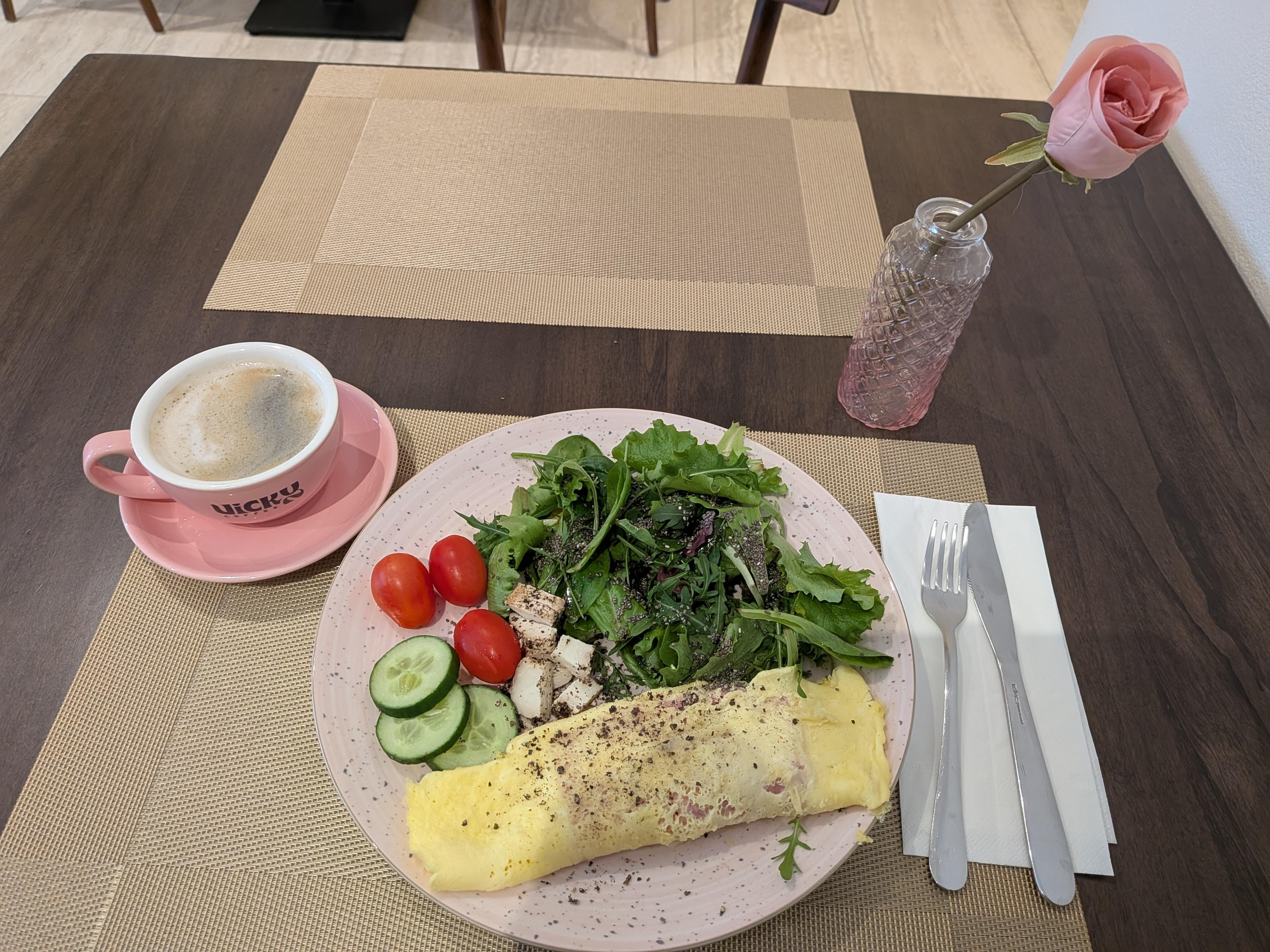 Lots of choice for breakfast - salad and omelette for me!