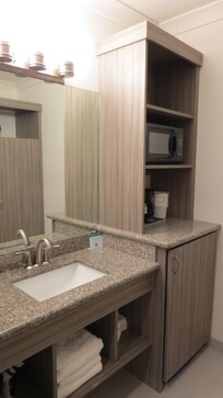 Bathroom view 1a, Castle Inn