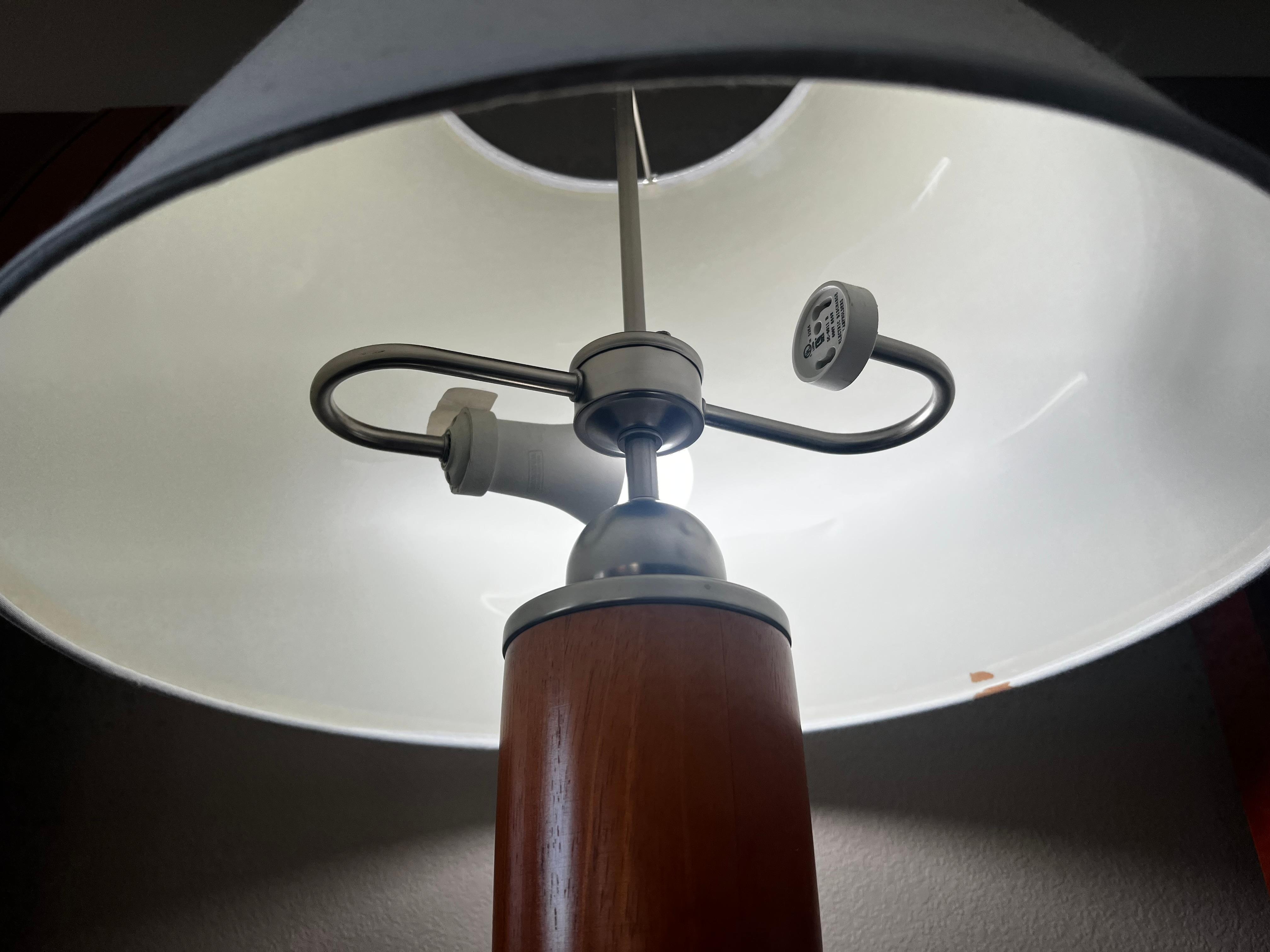 One light bulb I stead of 2