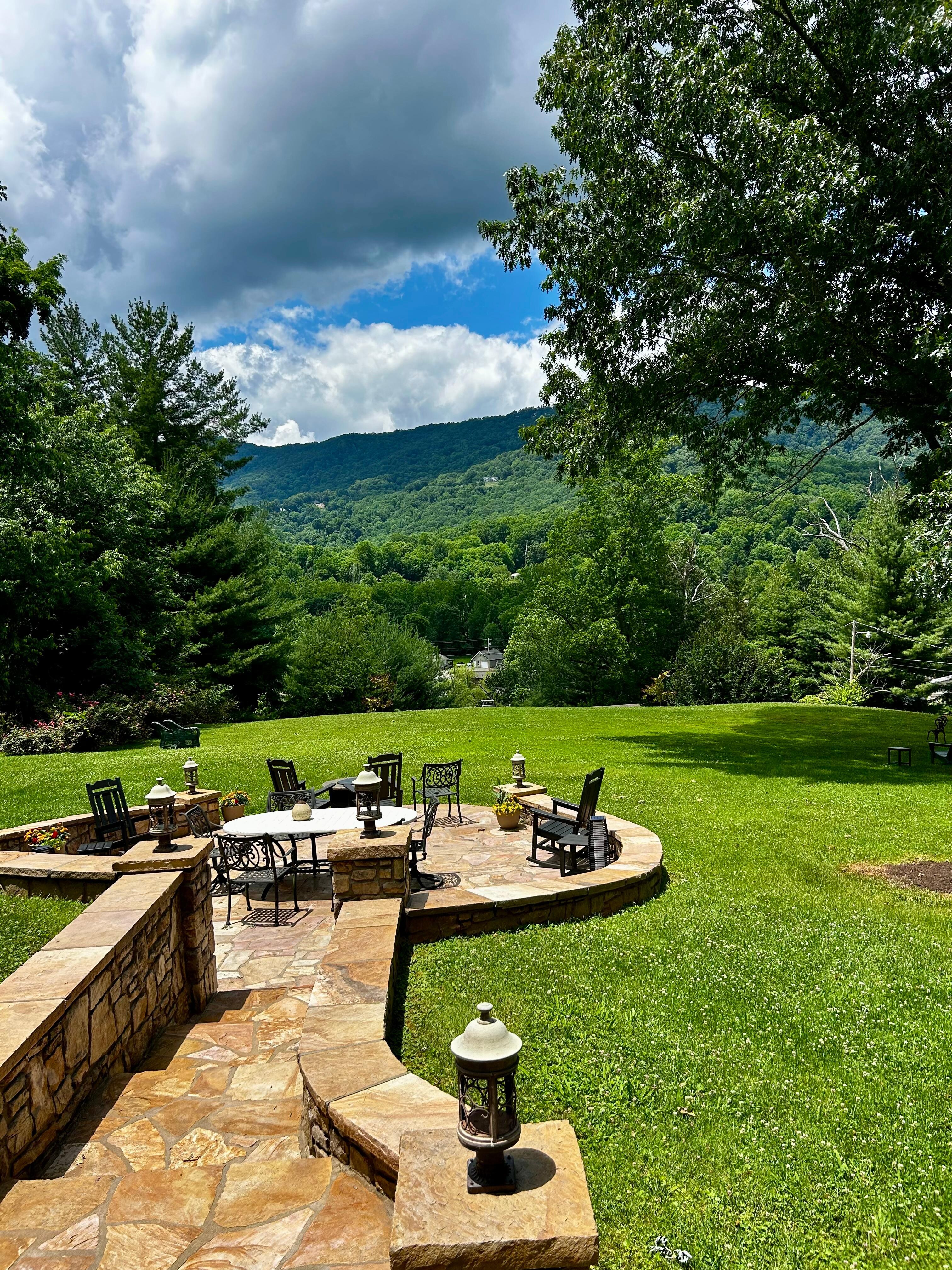 The pleasant backyard 