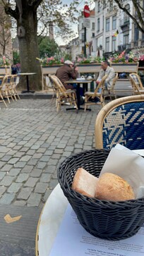 Restaurant next door with wonderful garlic mussels to eat outside or inside. Very high energy area. Bought beautiful clothes nearby at dotcom where store owner has a real design eye and tells you what does or doesn’t look good on you.