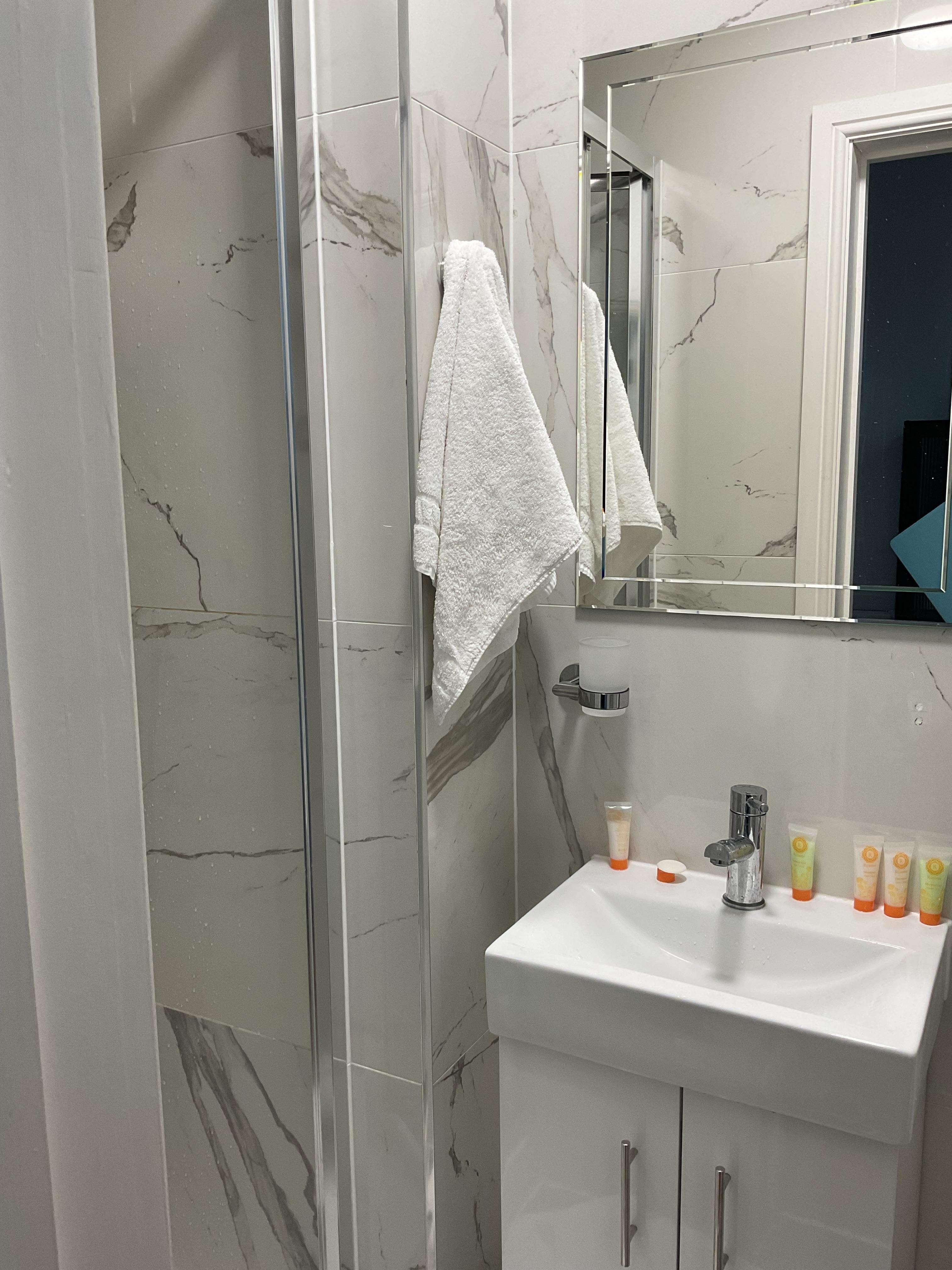 Bathroom for 3 people 