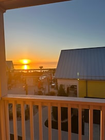 Sunrise đ