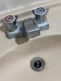 Muy sucio y deteriorado!!