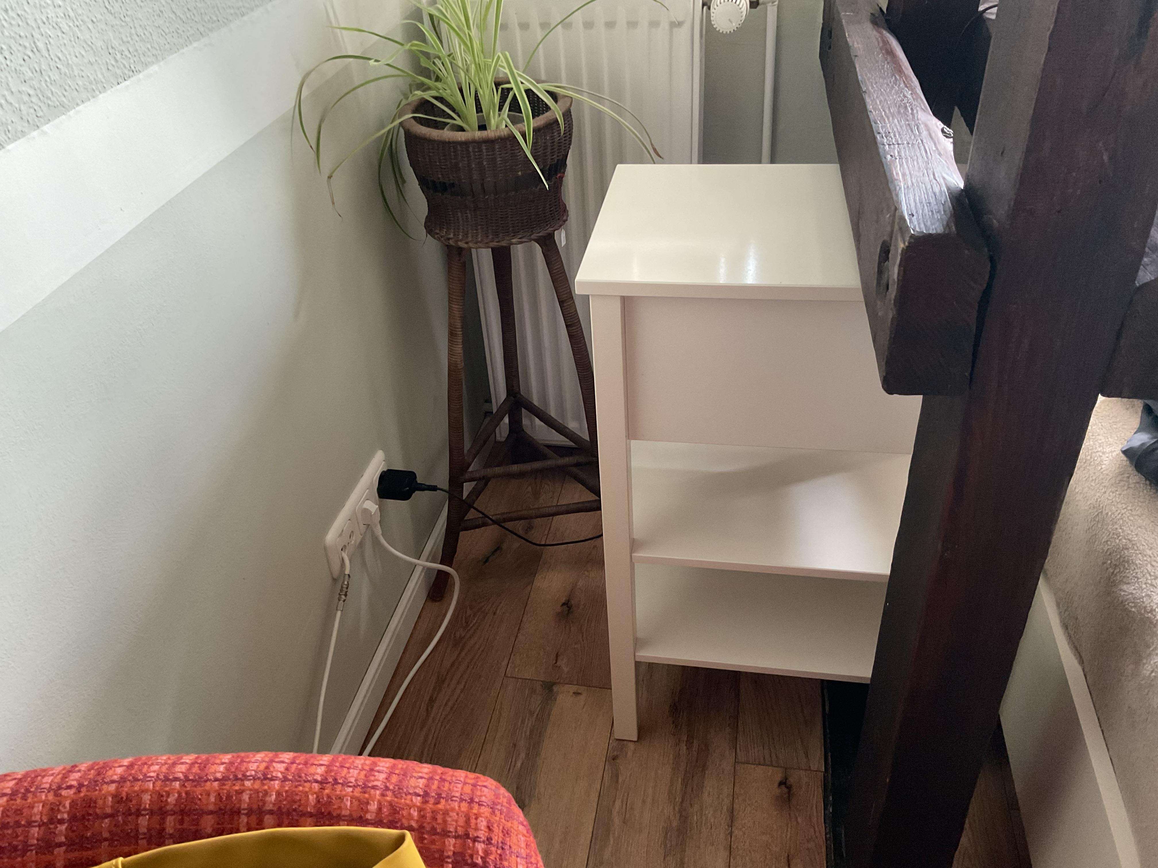 Ein Zimmer ,mit weniger als 10m2 . Alles hineingefercht