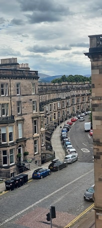 Udsigt mod gaden på 3. sal