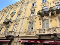 Restaurant around the corner from Porta Palace