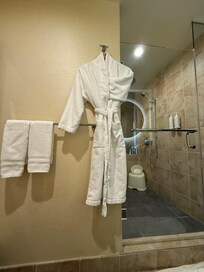 This was after they made up the room. They clean rooms daily unless u decline or put the no disturb sign. Then they leave a message under ur door. If u want then to clean, u can call their no.