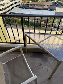 Our dirty deco with a view of a homeless off to the left. This photos was taken after we wiped down the table.