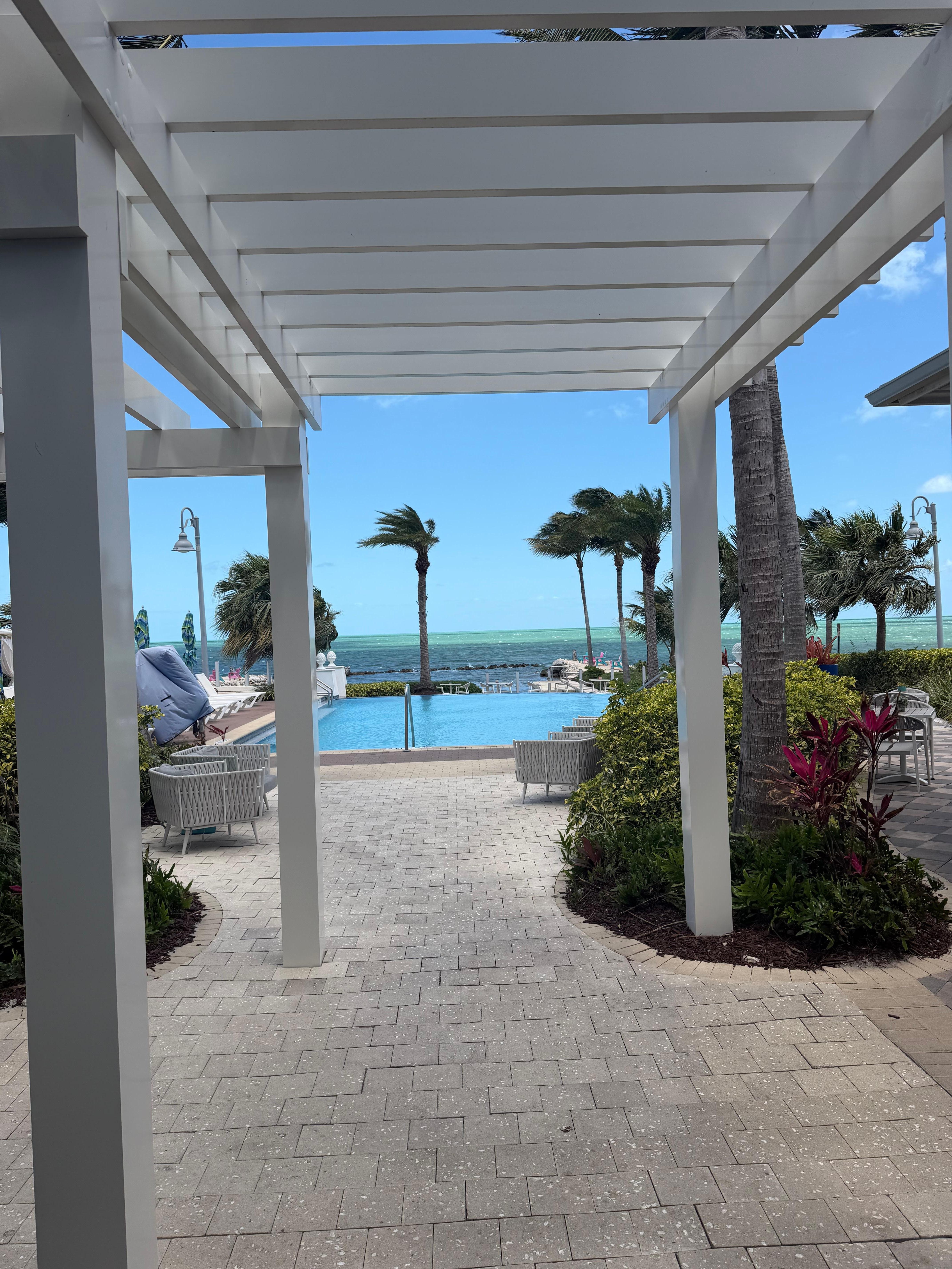 View walking into the infinity pool area