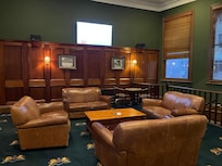 Lounge bar.